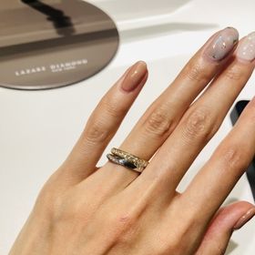 【ラザール ダイヤモンド(LAZARE DIAMOND)の口コミ】 婚約指輪も日常使いしやすいようにエタニティリングを探していました。本…
