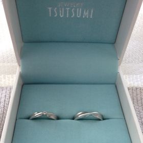 【ジュエリーツツミ(JEWELRY TSUTSUMI)の口コミ】 お店にいくまでは自分の中で小さいダイヤが横一列に5つ入っているようなも…
