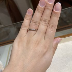 【TRECENTI(トレセンテ)の口コミ】 説明を受けた通り、つけ心地がとても良いです。
三石のデザインとウェーブ…