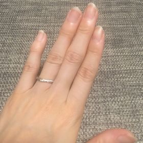 【銀座ダイヤモンドシライシの口コミ】 シンプルでも、存在感のある指輪を探していました。様々なデザインを提案…