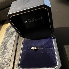 【銀座ダイヤモンドシライシの口コミ】 ふらっと見に行ったのですが、とても親切な対応でその場で即決しました。…