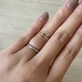 【銀座ダイヤモンドシライシの口コミ】 指輪のデザインが気に入り、購入いたしました。
シンプルなもので考えてお…