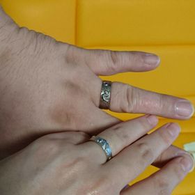 【JEWELRY  KAMATA(ジュエリーかまた)の口コミ】 お互い、ありきたりなデザインは嫌だ！と言うことで、色々探してるなか、…