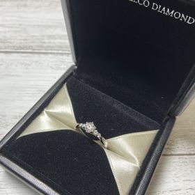【エクセルコダイヤモンド(EXELCO DIAMOND)の口コミ】 元々一粒ダイヤではなく、デザイン性がある指輪を探していました。こちら…