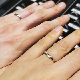 【エクセルコダイヤモンド(EXELCO DIAMOND)の口コミ】 緩やかなカーブが入っており、とても上品な感じがしました。形状も独特な…