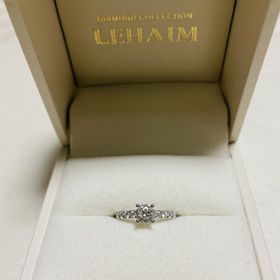 【LEHAIM(レハイム)の口コミ】 アームにもダイヤが入っている指輪を希望していて、理想通りのデザインの…