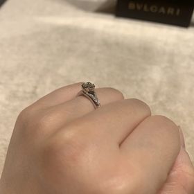 【ブルガリ(BVLGARI)の口コミ】 彼のおすすめでインコントレダモーレを試着させていただきました。どの角…