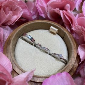 【COLANY(コラニー)の口コミ】 主人がプロポーズの際にコラニーの婚約指輪をプレゼントしてくれたことか…