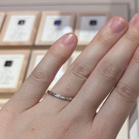 【俄(にわか)の口コミ】 指輪はとても個性的なものからシンプルなものまで幅広く、結婚指輪らしい…