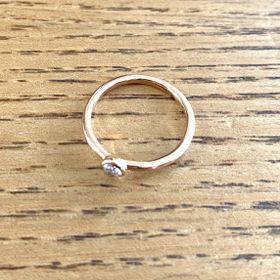 【ついぶ工房の口コミ】 せっかく買う婚約指輪を結婚してからも使用できる様に、シンプルな指輪の…