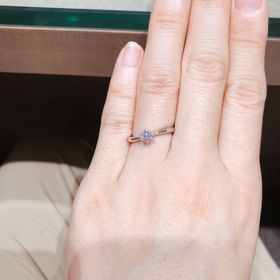 【アイプリモ(I-PRIMO)の口コミ】 ストレートの結婚指輪と重ね付けしたかったので少し緩やかなカーブもあり…