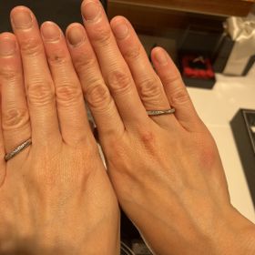 【銀座ダイヤモンドシライシの口コミ】 ダイヤモンドを輝かせるデザインのものが多いが、毎日つけるので仕事に支…