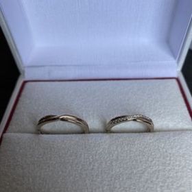 【Katamu(カタム)の口コミ】 指輪のデザイン本当にお互いに気に入りました。
ゴールドという点も初めて…