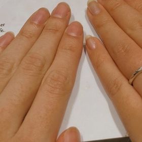 【ラザール ダイヤモンド(LAZARE DIAMOND)の口コミ】 ダイヤモンドの輝きがとても印象的だったこと。シンプルなデザインではあ…