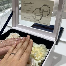 【4℃ BRIDAL(ヨンドシーブライダル)の口コミ】 夫婦2人とも海が好きだったので、「水」をテーマにデザインした指輪を選び…