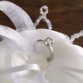 【ショパール(Chopard)】の口コミ ハートの台座のデザインが可愛い！
他の指輪のデザインにはない、"どの角...