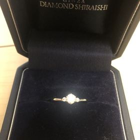 【銀座ダイヤモンドシライシの口コミ】 手が小さく指が細いためなかなか似合う指輪と出会えませんでしたが、こち…