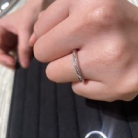 【TRECENTI(トレセンテ)の口コミ】 こだわりの内甲丸の断面で付け外しが快適だった。
レディースリングは形は…