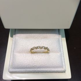 【LUCIE(ルシエ)の口コミ】 沢山ある指輪の中でも、このシリーズのアンティークさに惹かれました。
デ…