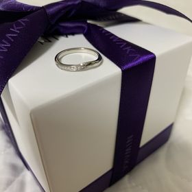 【俄(にわか)の口コミ】 結婚指輪単体で可愛いものがよかったので、ダイヤ付きで探していました。…