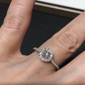 【ラザール ダイヤモンド(LAZARE DIAMOND)の口コミ】 このセントパトリック28はインスタで見つけてから気になっていました。店…