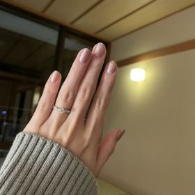 【エクセルコダイヤモンド(EXELCO DIAMOND)の口コミ】 画像で見ていた時から、ダイヤモンドの輝きとミル打ちのデザインがおしゃ…