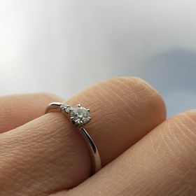 【ラザール ダイヤモンド(LAZARE DIAMOND)の口コミ】 夫が結婚前、プロポーズのときに用意していてくれました。
買い物する際徹…