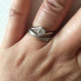 【ブルーリバー(BLUERIVER)の口コミ】 結婚指輪は常にする物なので、シンプルなデザインが良かったで、石など無…