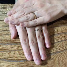 【ichi(イチ)の口コミ】 綺麗すぎないシンプルなデザインが好みな二人で結婚指輪を探している中、
…