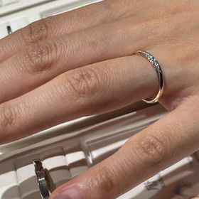 【俄(にわか)の口コミ】 ずっと細身の指輪で探していたのですが、当初、俄さんは和のイメージしか…