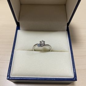 【GALA JEWELRY(ガラジュエリー)の口コミ】 夫婦一致で決定した結婚指輪と重ね付けが可能だったことと、ダイヤが浮い…