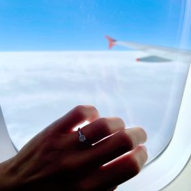 【銀座ダイヤモンドシライシの口コミ】 婚約指輪は彼がダイヤモンドルースを先に購入してプロポーズをしてくれた…