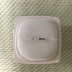 【俄(にわか)の口コミ】 結婚指輪と重ねづけができるタイプが良かったので、婚約指輪購入時に結婚…