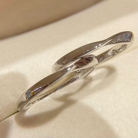 【ケイウノ ブライダル(K.UNO BRIDAL)の口コミ】 2人がコレっていう指輪が既成品だとなかなかなかったところでこちらの指輪…
