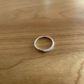 【TOMOE(トモエ)の口コミ】 何点か試着し、指輪の向きで表情が変わる(石を上にするか下にするかで、プ…