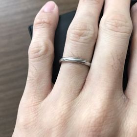 【ラザール ダイヤモンド(LAZARE DIAMOND)の口コミ】 男女ともにおそろいのデザインであり、且つ、男性の指輪についても少し目…