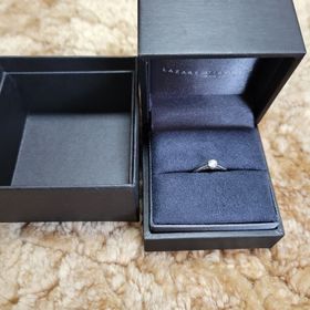 【ラザール ダイヤモンド(LAZARE DIAMOND)の口コミ】 シンプルな指輪が欲しかったのですが、こちらのブランドはシンプルかつダ…