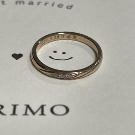 【アイプリモ(I-PRIMO)の口コミ】 指輪に慣れておらず、似合っているのか不安でしたが、
黄色っぽい肌色にピ…