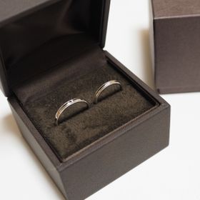 【CHER LUV(シェールラブ)の口コミ】 まだ結婚は決まってなかったのですが、指輪のデザインは思い描いているも…