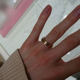 【festaria bijou SOPHIA(フェスタリア ビジュソフィア)の口コミ】 シンプルなデザインで普段付けやすい印象であることと、シンプルさの中に…