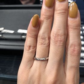 【エクセルコダイヤモンド(EXELCO DIAMOND)の口コミ】 ダイヤモンドの入れ方と、ミル打ちをあしらったデザインが他にはないデザ…