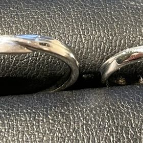 【エクセルコダイヤモンド(EXELCO DIAMOND)の口コミ】 婚約指輪もこちらで購入したので、婚約指輪と一緒につけた時に合うデザイ…