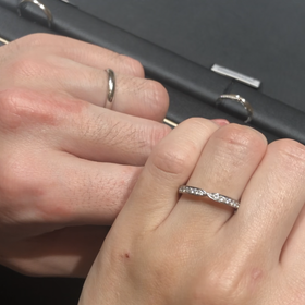 【ラザール ダイヤモンド(LAZARE DIAMOND)の口コミ】 他ブランドでリボンデザインの指輪が気に入り、同様のデザインがあったの…