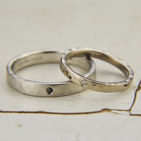 【AURORA GRAN(オーロラグラン)の口コミ】 シンプルなものがよかったのでこちらのデザインに決めました。彼はツヤ消…