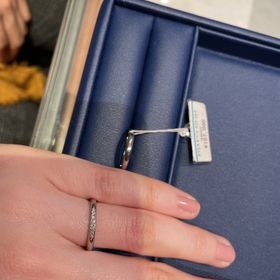 【銀座ダイヤモンドシライシの口コミ】 もともと他社の指輪を検討していましたが、ずっと気になっていたこちらの…