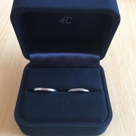 【4℃ BRIDAL(ヨンドシーブライダル)の口コミ】 2020年限定デザインというものがあり、記念になると思いました！普段そこ…