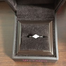 【アイプリモ(I-PRIMO)の口コミ】 彼と一緒に色々なお店を見て回る予定でしたが
雑誌等で色々見ていてもピン…