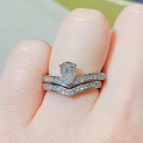 【ショーメ(CHAUMET)の口コミ】 重ね付けを変えることによって飽きずに今後も長く楽しめそうなデザインで…