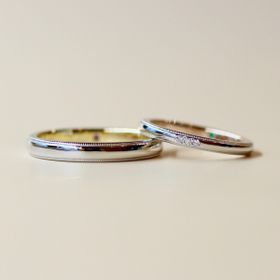 【ith(イズ)の口コミ】 フチのミル打ちがオシャレで好きです。あまり指輪のデザインにこだわりや…