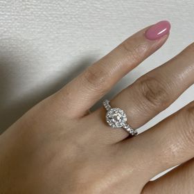 【アイプリモ(I-PRIMO)の口コミ】 旅行先でたまたま立ち寄った際に、この指輪に出逢いました。デザインがと…